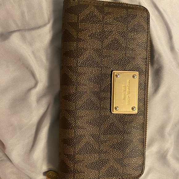 Michael Kors Purse & Wallet Bundle - Picture 16 of 16